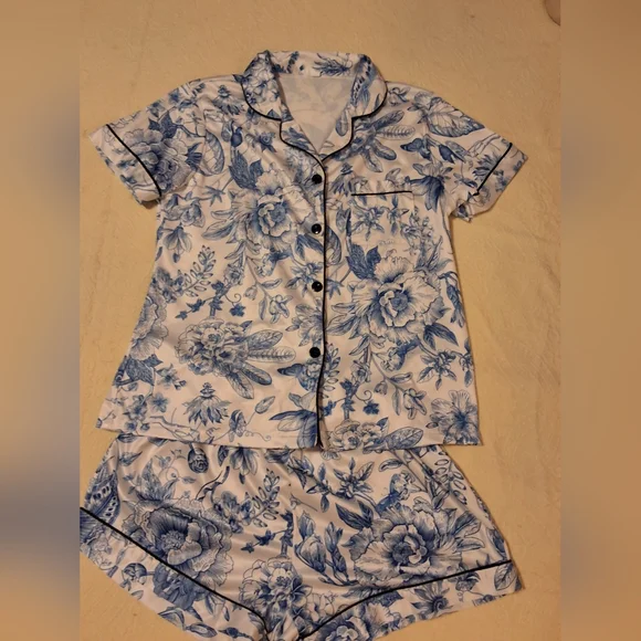 Floral Blue and White Womens Pajamas - Picture 1 of 5